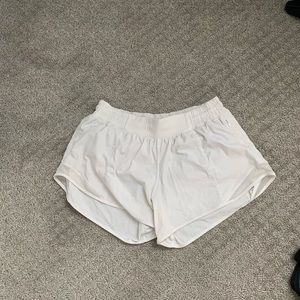 Lululemon hotty hot short 4”, size 8, white